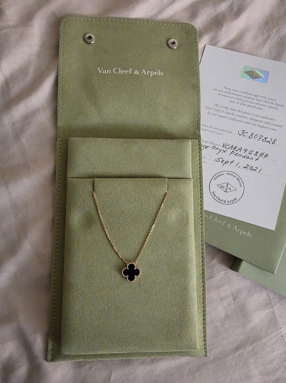 Authentic Van Cleef & Arpels Onyx Alhambra Pendant 18K Gold Necklace